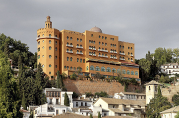 Abre el hotel Alhambra Palace